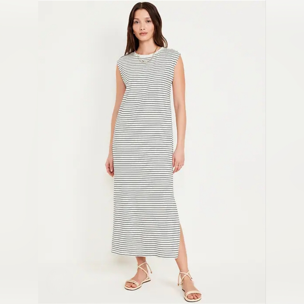 🌞 Old Navy White and Black Striped T-shirt Dress - size Medium